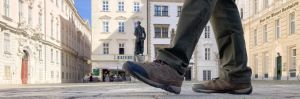A Georg Popov   Froschperspektive Oder Gulliver Im Land Der Zwerge